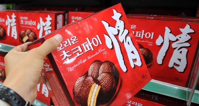 Bánh Choco Pie bày bán trong siêu thị Hàn Quốc. Ảnh: Chosun