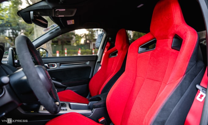 Bộ ghế thể thao trên Civic Type R. Ảnh: Minh Quân