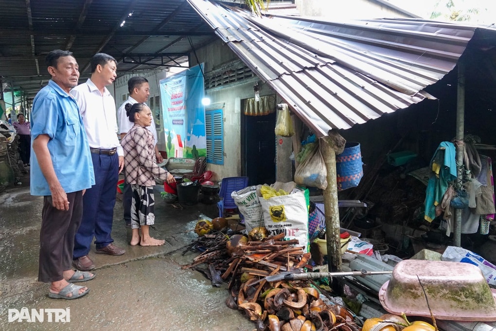 Đôi vợ chồng già làm mướn nuôi con gái học đại học sắp có nhà mới - 2 Đôi vợ chồng già làm mướn nuôi con gái học đại học sắp có nhà mới - 2