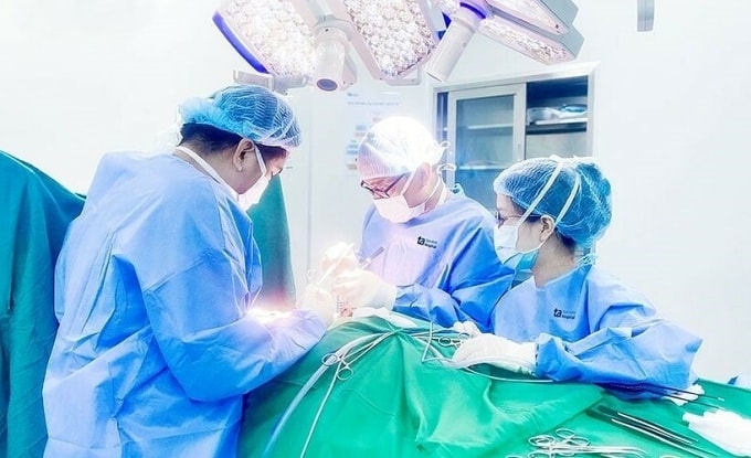 Một ca phẫu thuật cắt tuyến giáp tại Bệnh viện Đa khoa Tâm Anh TP HCM. Ảnh: Bệnh viện Đa khoa Tâm Anh