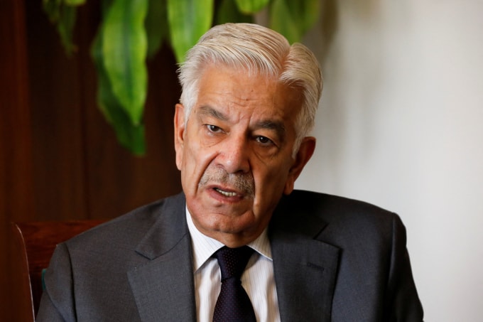 Bộ trưởng Quốc phòng Pakistan Khawaja Muhammad Asif tại Islamabad ngày 20/10. Ảnh: Reuters