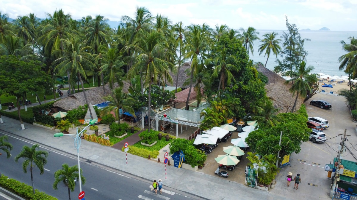 Khu vực nhà hàng Sailing Club phía đông đường Trần Phú. Ảnh: Bùi Thảo