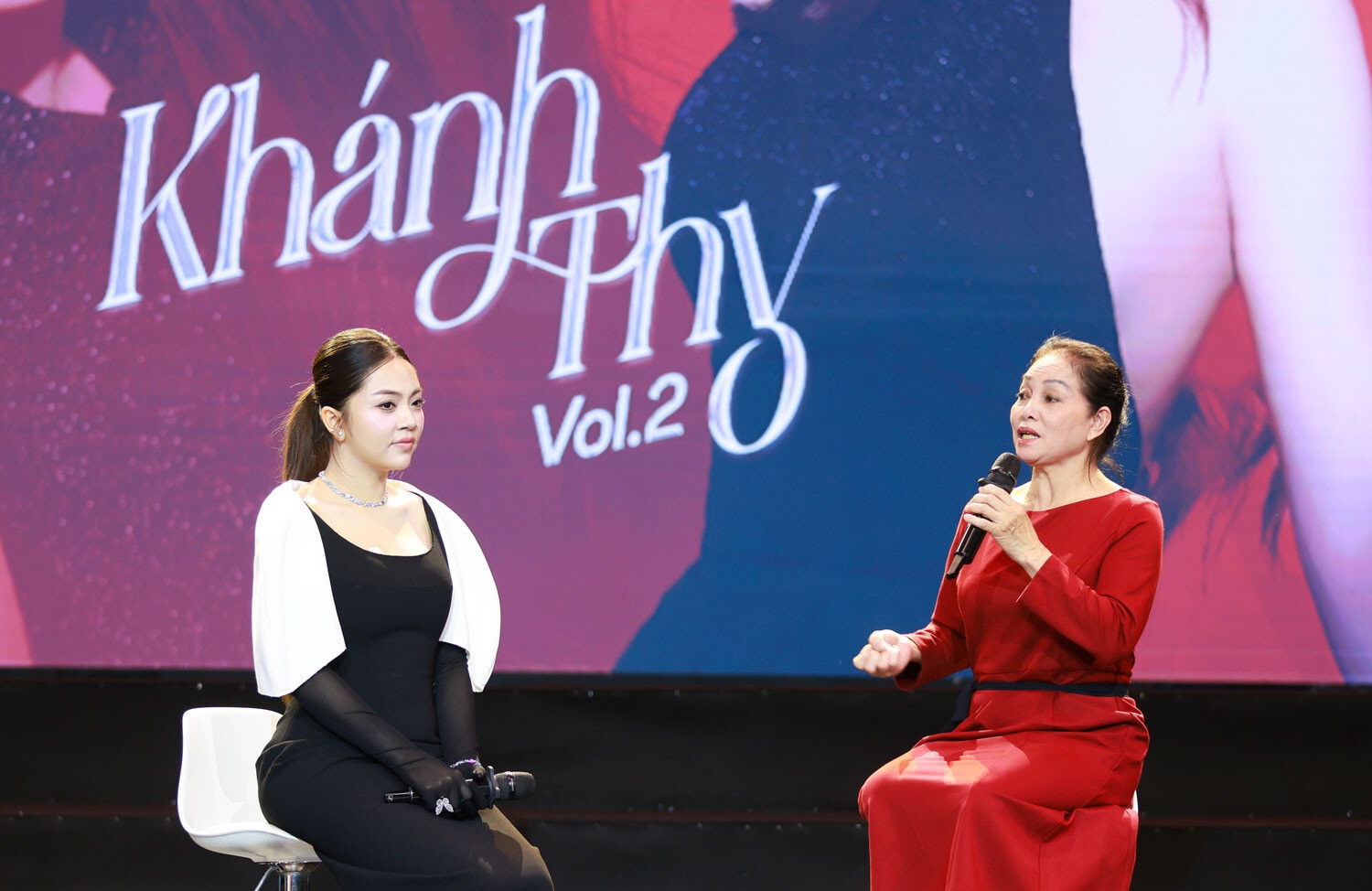 NSND Hà Thuỷ nhận xét về học trò Khánh Thy.