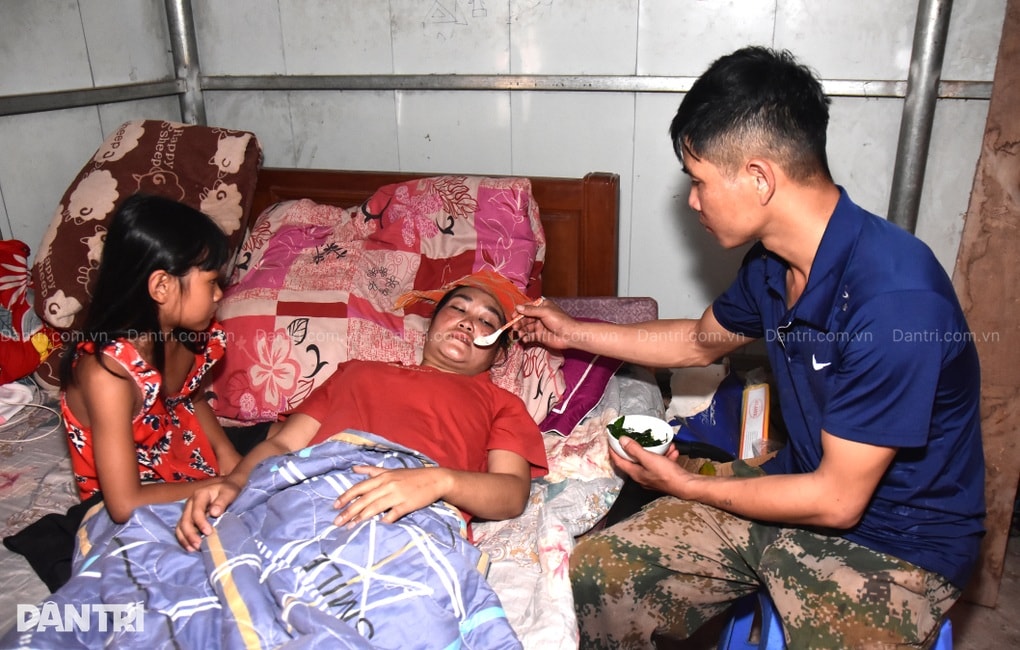 Người chồng dân tộc Hà Nhì: “Xin cho vợ tôi được sống, để các con có mẹ!” - 2 Người chồng dân tộc Hà Nhì: “Xin cho vợ tôi được sống, để các con có mẹ!” - 2