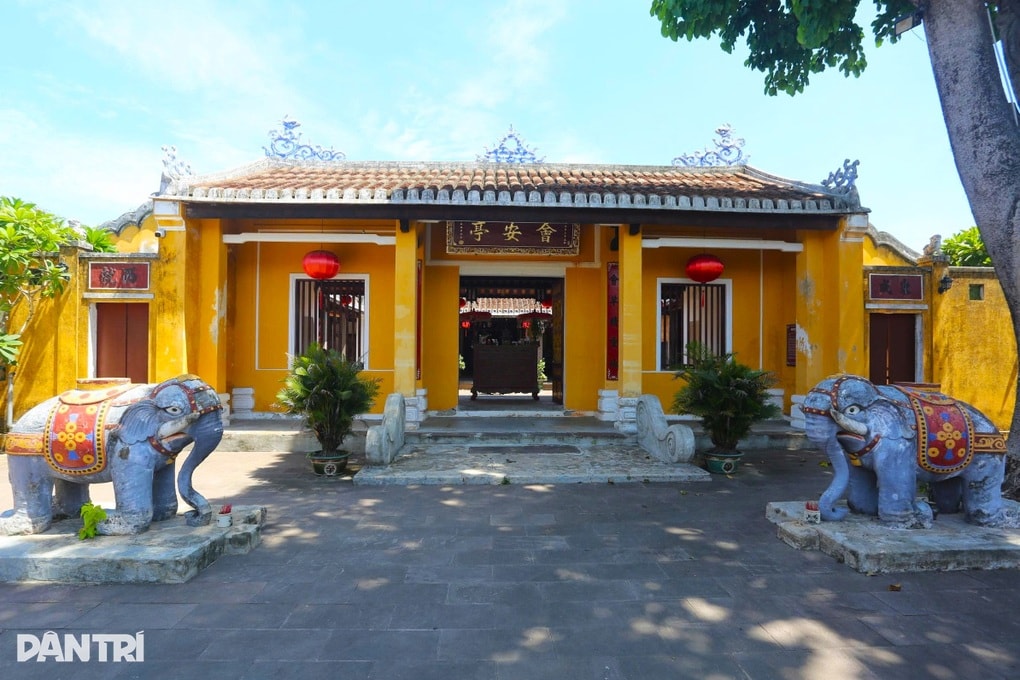 Đình cổ 300 năm tuổi đặt tên theo cặp voi chầu, lưu giữ 10 đạo sắc phong - 2 Đình cổ 300 năm tuổi đặt tên theo cặp voi chầu, lưu giữ 10 đạo sắc phong - 2