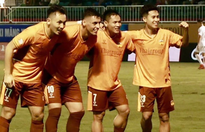 Cầu thủ HAGL mừng chiến thắng trước Thể Công ở vòng 8 V-League 2025-2026 trên sân Pleiku, chiều 26/10. Ảnh: HAGL FC