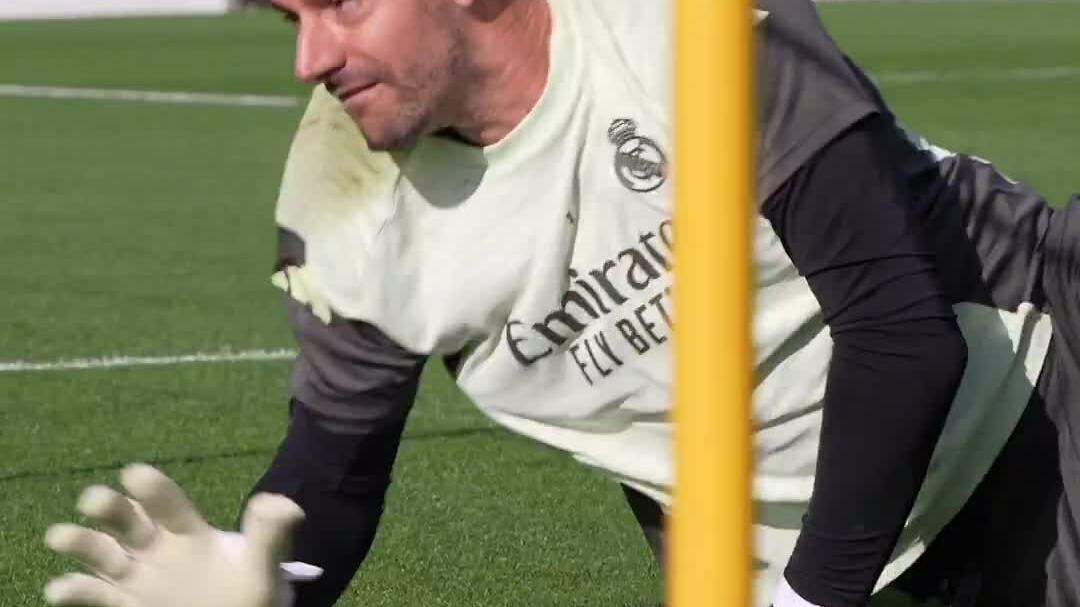 Real tập luyện trước trận gặp Barca