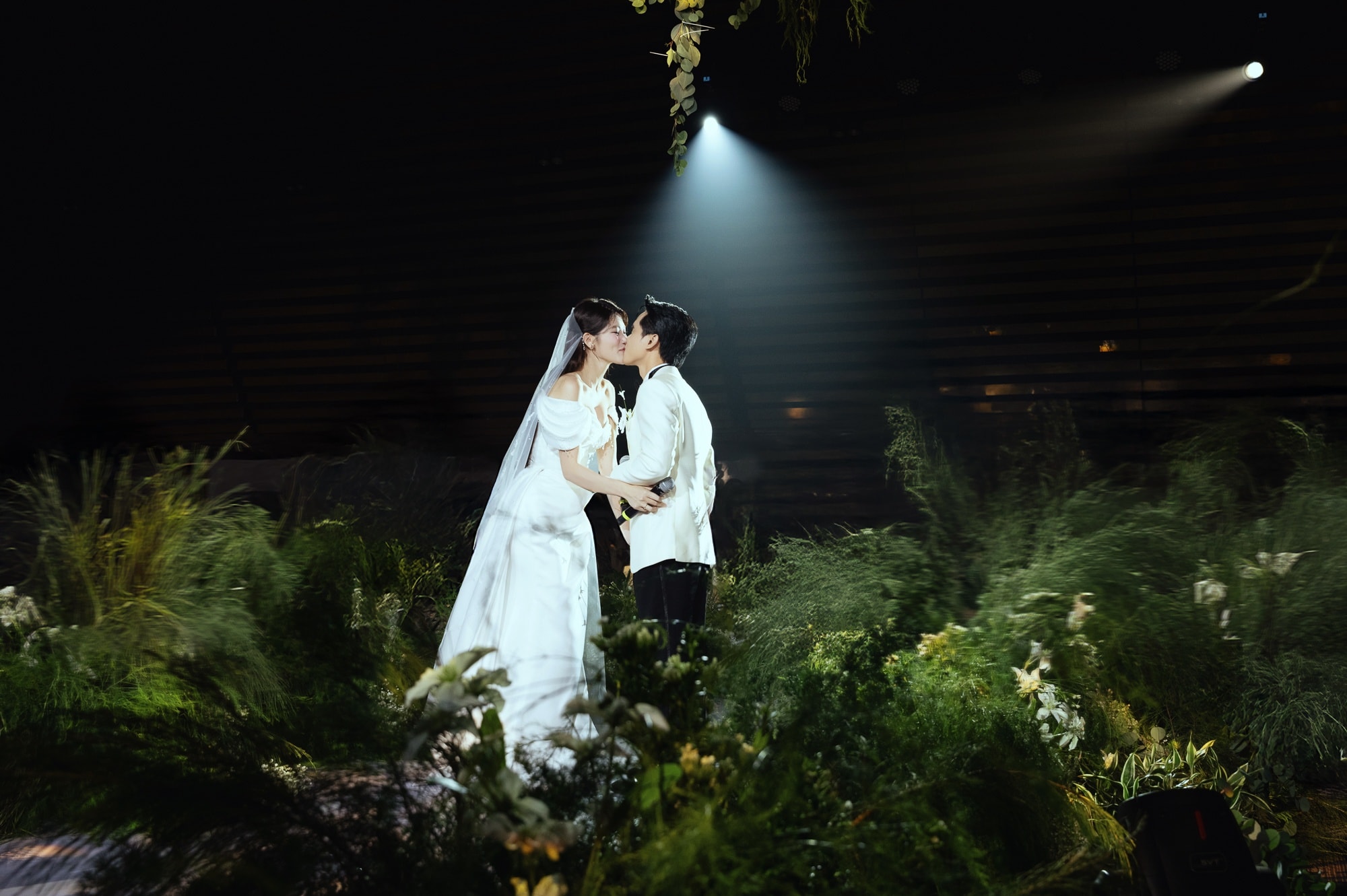 Chế Nguyễn Quỳnh Châu ảnh 3 Che Nguyen Quynh Chau anh 3