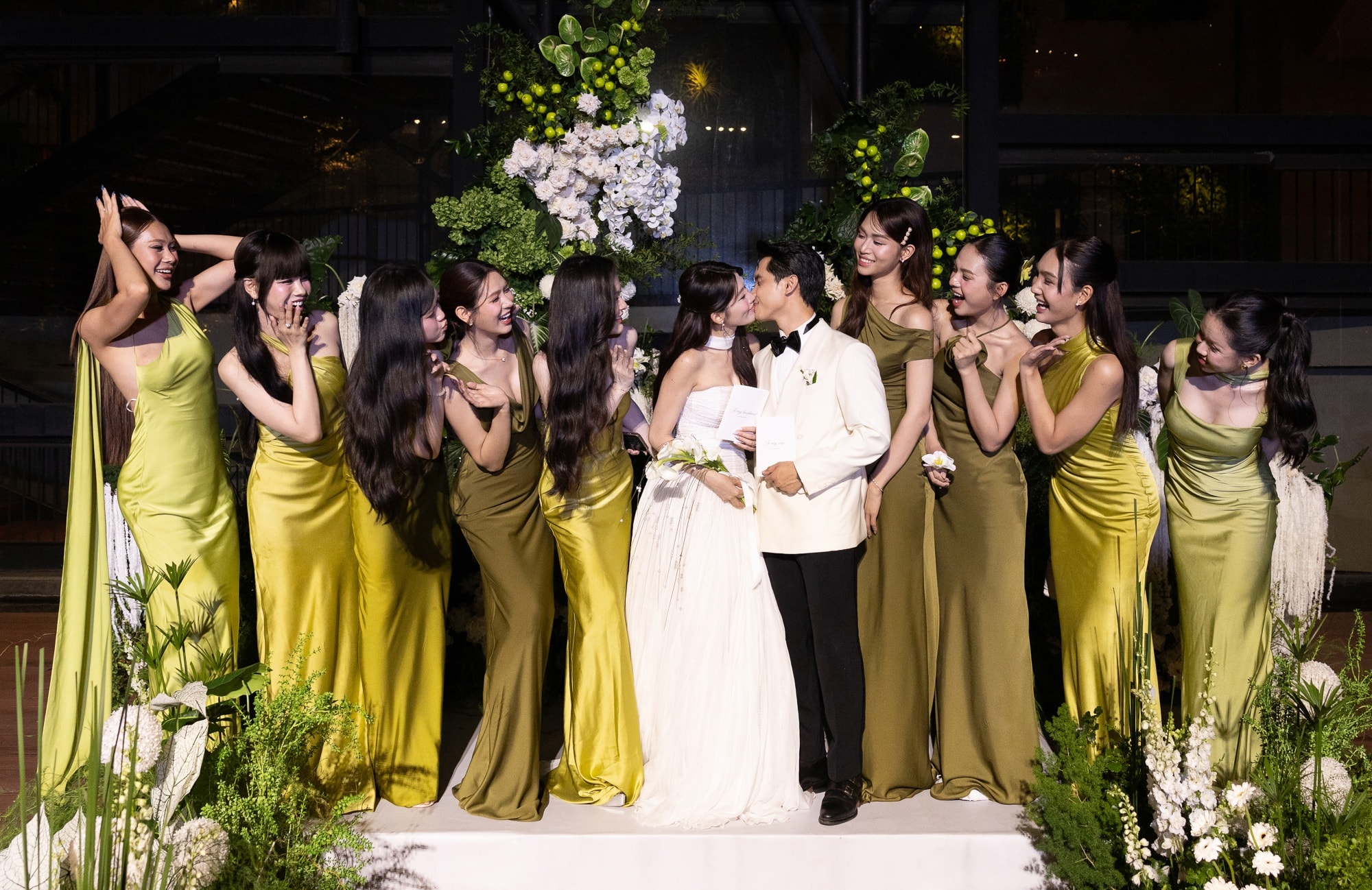 Chế Nguyễn Quỳnh Châu ảnh 1 Che Nguyen Quynh Chau anh 1