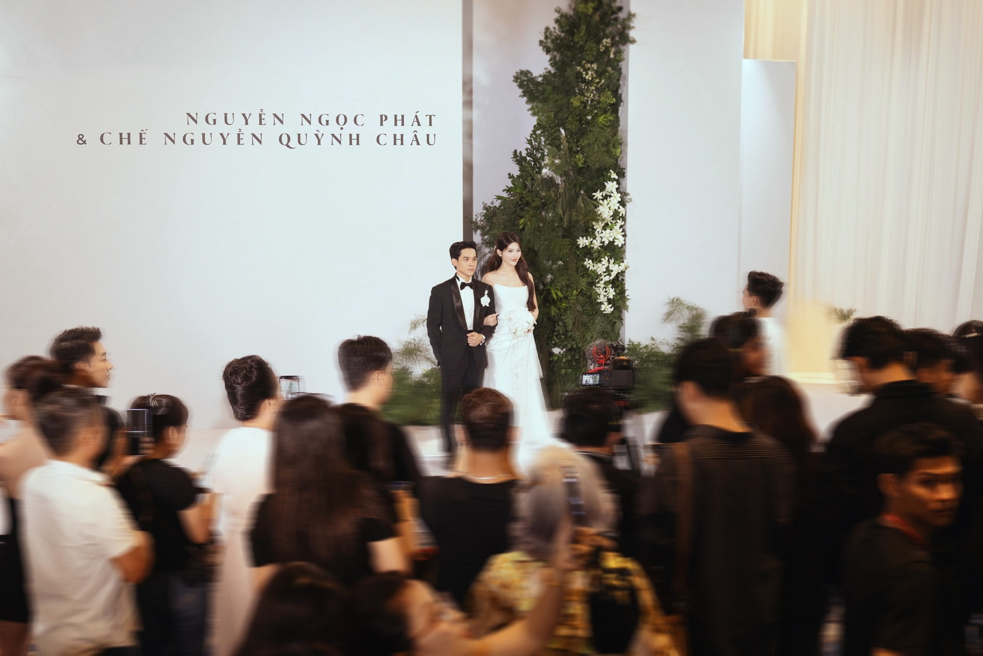 Chế Nguyễn Quỳnh Châu ảnh 1 Che Nguyen Quynh Chau anh 1