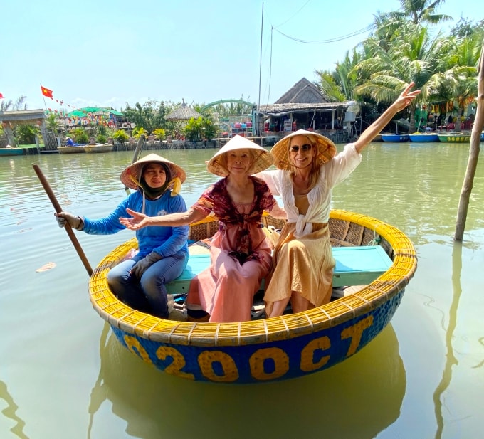 Susan và mẹ cùng trải nghiệm chuyến đi ý nghĩa ở Việt Nam trước khi bà qua đời.