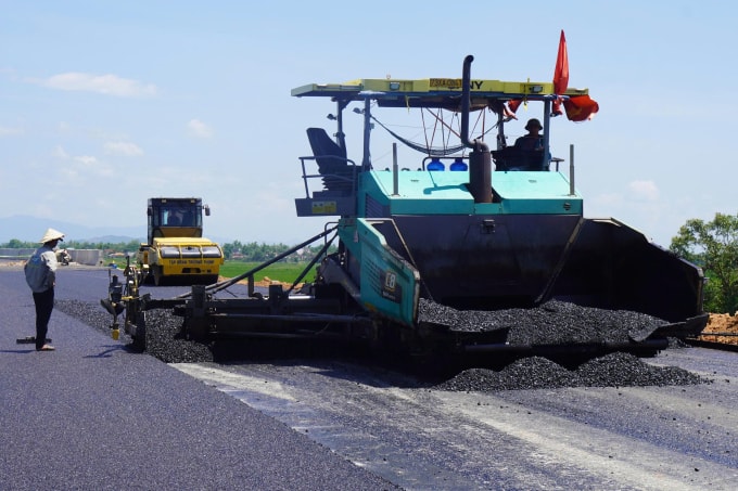 Đơn vị thi công thảm nhựa cao tốc Hoài Nhơn - Quy Nhơn.