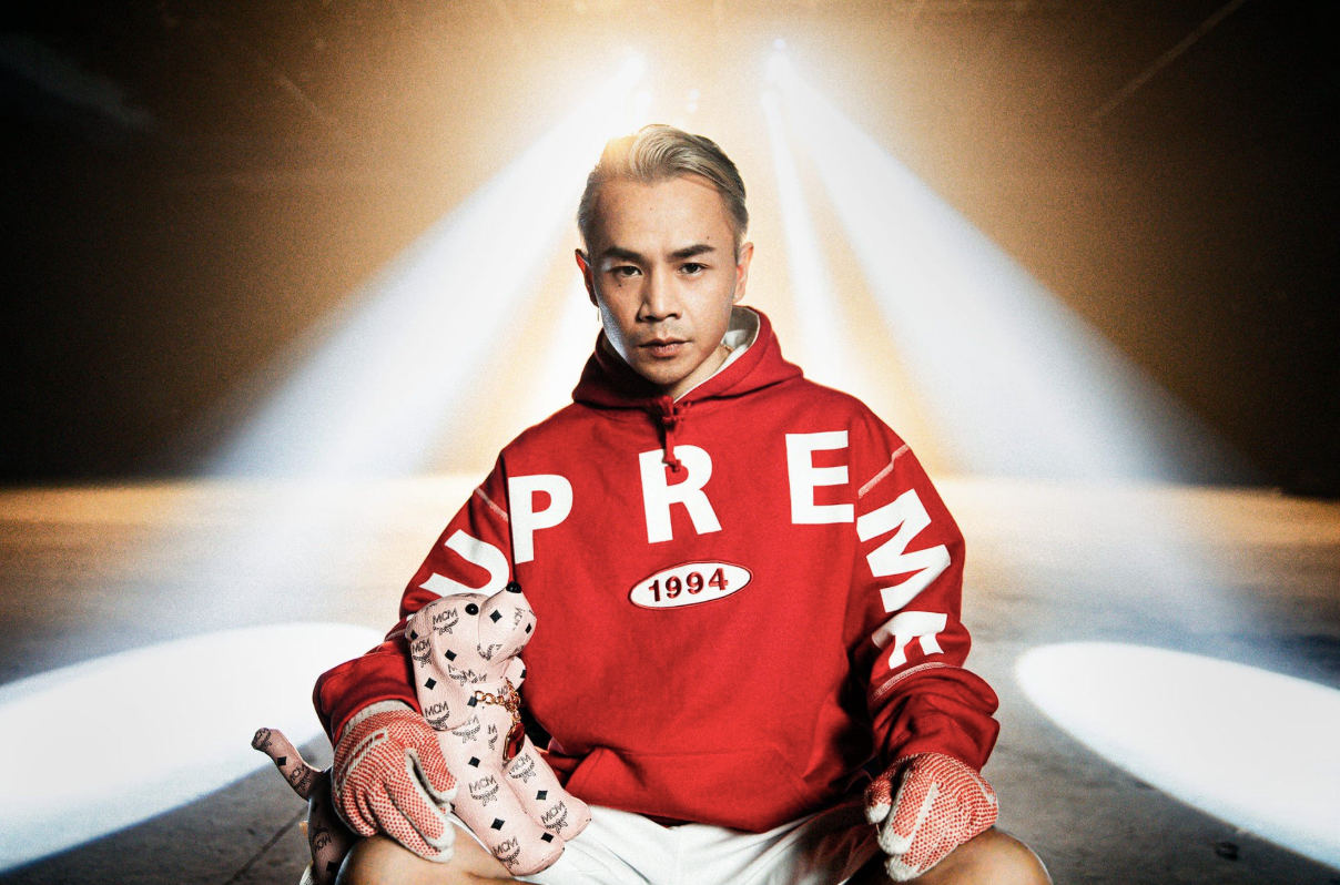 2 MV có ca từ phản cảm của Binz biến mất trên YouTube.