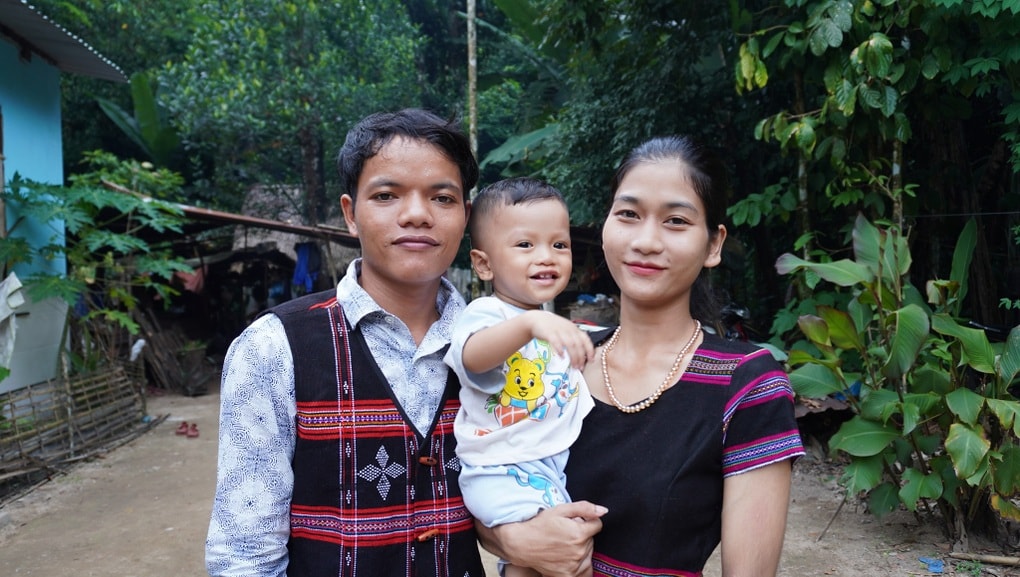 Nam sinh nghèo định danh làng triệu view với chiếc điện thoại trả góp  - 4