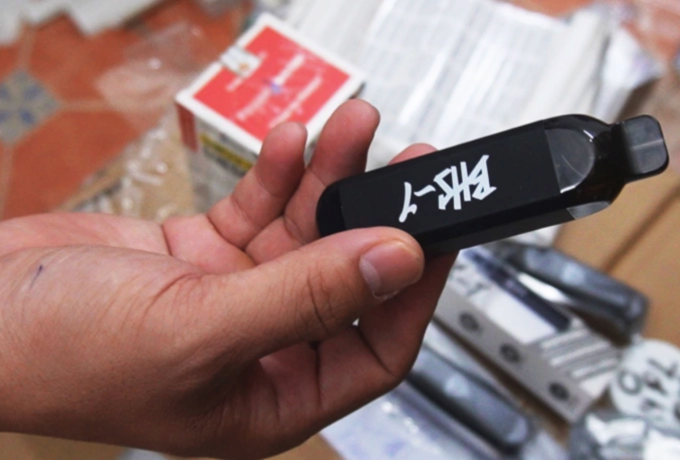 Các hóa chất trong thuốc lá điện tử làm tổn thương mạch máu và mô tim. Ảnh: Nhật Vy