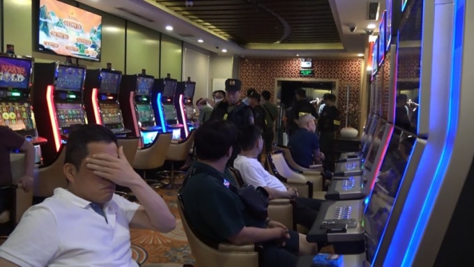 Bne trong CLB King Club khi nhà chức trách triệt phá đường dây tổ chức và đánh bạc trái phép, Ảnh: Công an cung cấp