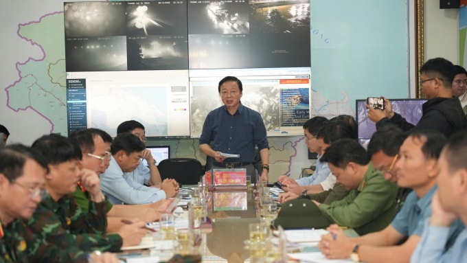 Phó thủ tướng Trần Hồng Hạ làm việc với TP Huế. Ảnh: Ngọc Minh