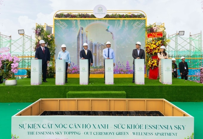 Lễ cất nóc dự án, sáng 28/10. Ảnh: Phú Long