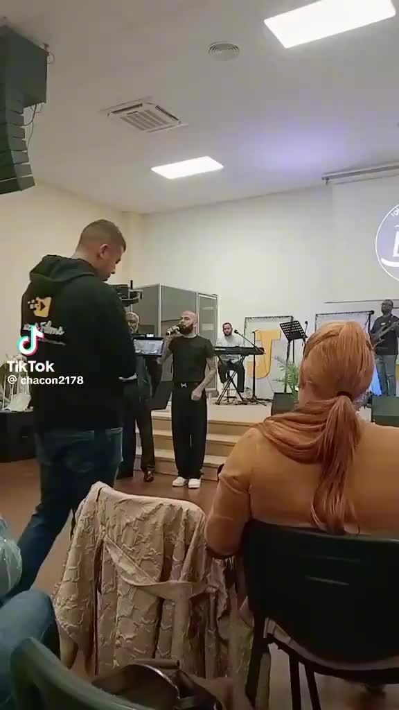 Dani Alves thành người truyền đạo