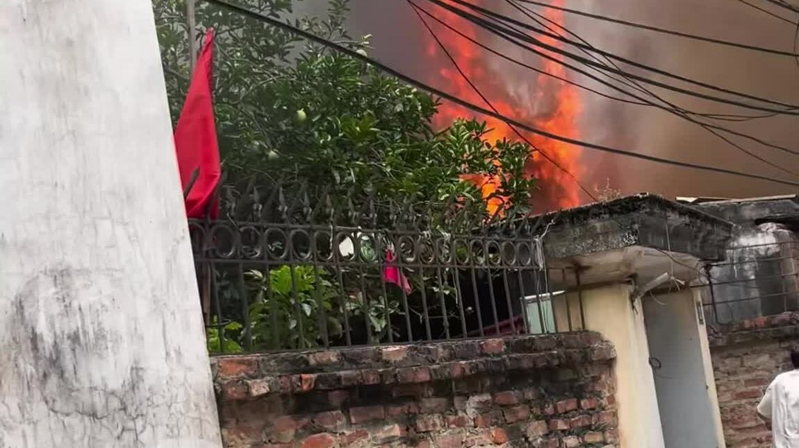 Cháy nhà ở Hà Nội, một người tử vong