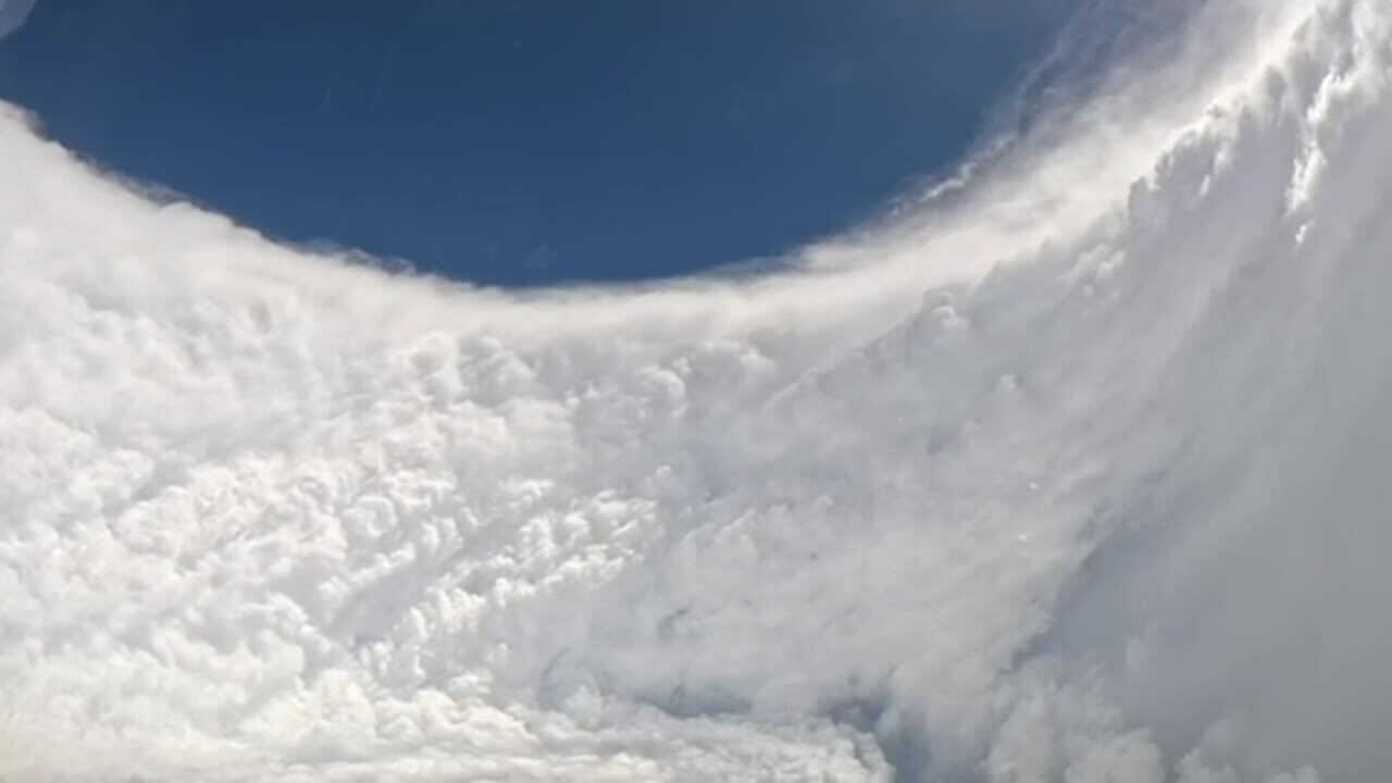 Chuyến bay vào tâm bão mạnh nhất năm nay