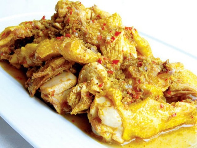 Người phụ nữ 28 tuổi tử vong sau khi ăn thịt gà kho- Ảnh 1.