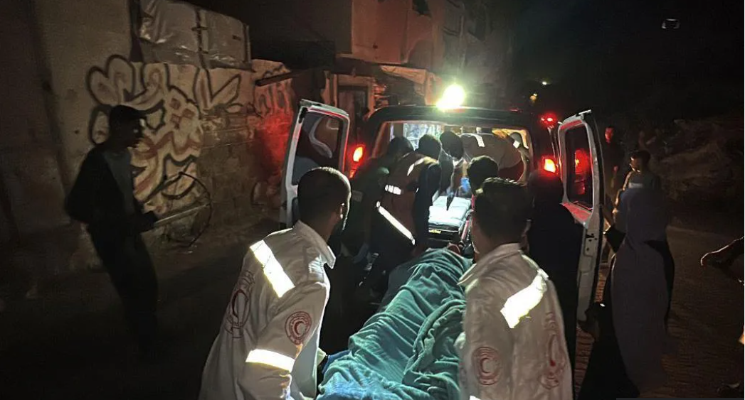 Truyền thông địa phương cho biết, bốn người thiệt mạng trong một cuộc không kích của Israel nhằm vào khu phố Sabra, thành phố Gaza. Ảnh: Getty Images