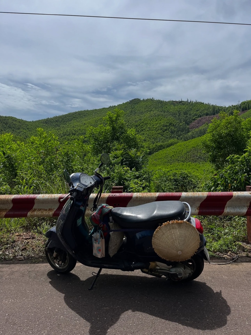 Cô gái Nhật đi xuyên Việt một mình, ngã xe giữa đường được cả làng ra giúp - 2 Cô gái Nhật đi xuyên Việt một mình, ngã xe giữa đường được cả làng ra giúp - 2