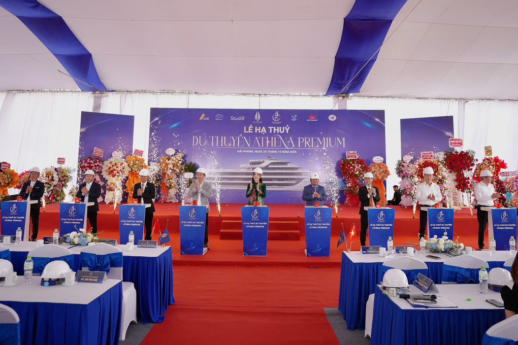 Hạ thủy du thuyền Athena Premium tại Vịnh Hạ Long - 1 Hạ thủy du thuyền Athena Premium tại Vịnh Hạ Long - 1