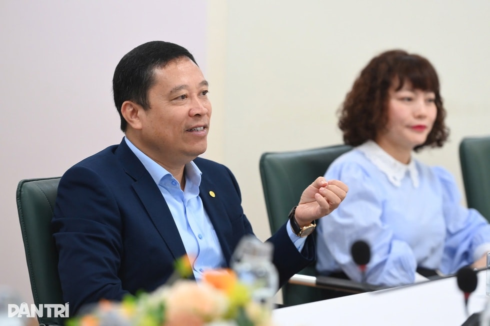 Báo Dân trí tiếp nhận 800 triệu đồng Tổng Công ty May 10 ủng hộ xây cầu - 3