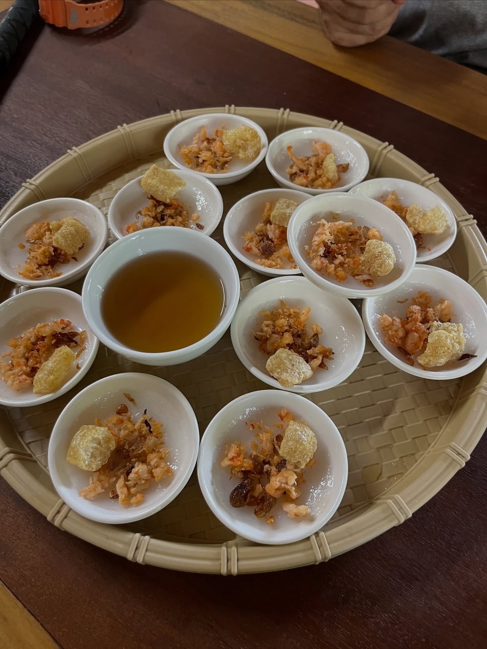 Cô gái Nhật đi xuyên Việt một mình, ngã xe giữa đường được cả làng ra giúp - 6 Cô gái Nhật đi xuyên Việt một mình, ngã xe giữa đường được cả làng ra giúp - 6