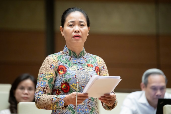 Đại biểu Nguyễn Thị Thu Dung (Hiệu trưởng Cao đẳng Y tế Thái Bình, tỉnh Hưng Yên). Ảnh: Cổng TTĐT Quốc hội