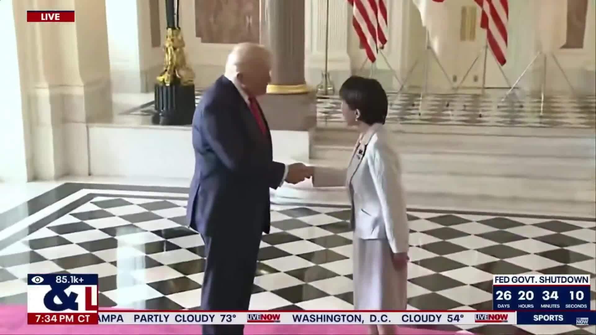 Ông Trump khen nữ Thủ tướng Nhật 'bắt tay rất chặt'