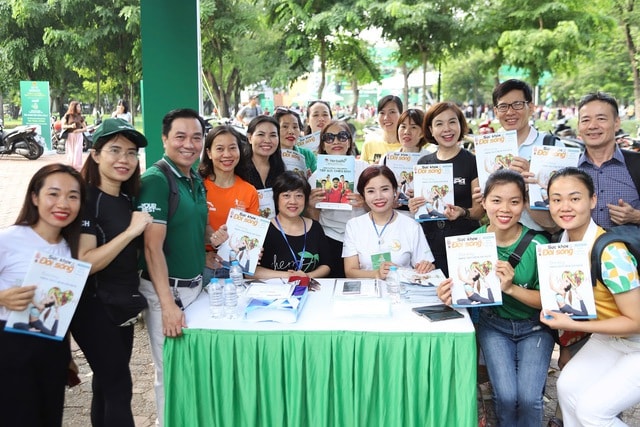 Chuyên gia dinh dưỡng đầu ngành khuyến khích hàng nghìn người dân thay đổi các thói quen tích cực - Ảnh 3.