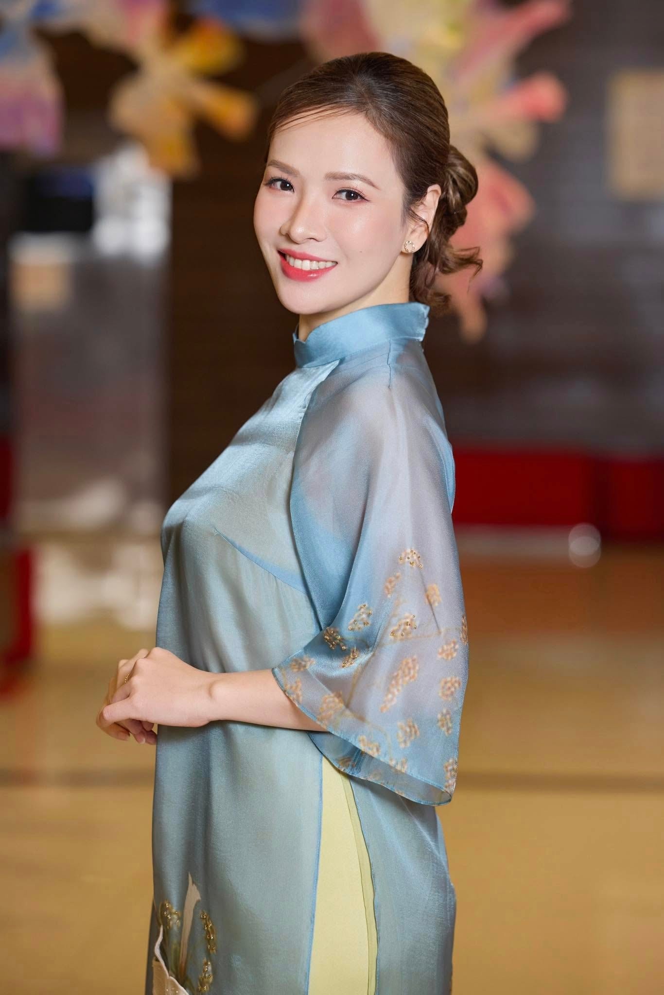 BTV Đan Lê chia sẻ về hành trình buông bỏ những kỳ vọng đặt lên con- Ảnh 1. BTV Đan Lê chia sẻ về hành trình buông bỏ những kỳ vọng đặt lên con- Ảnh 1.