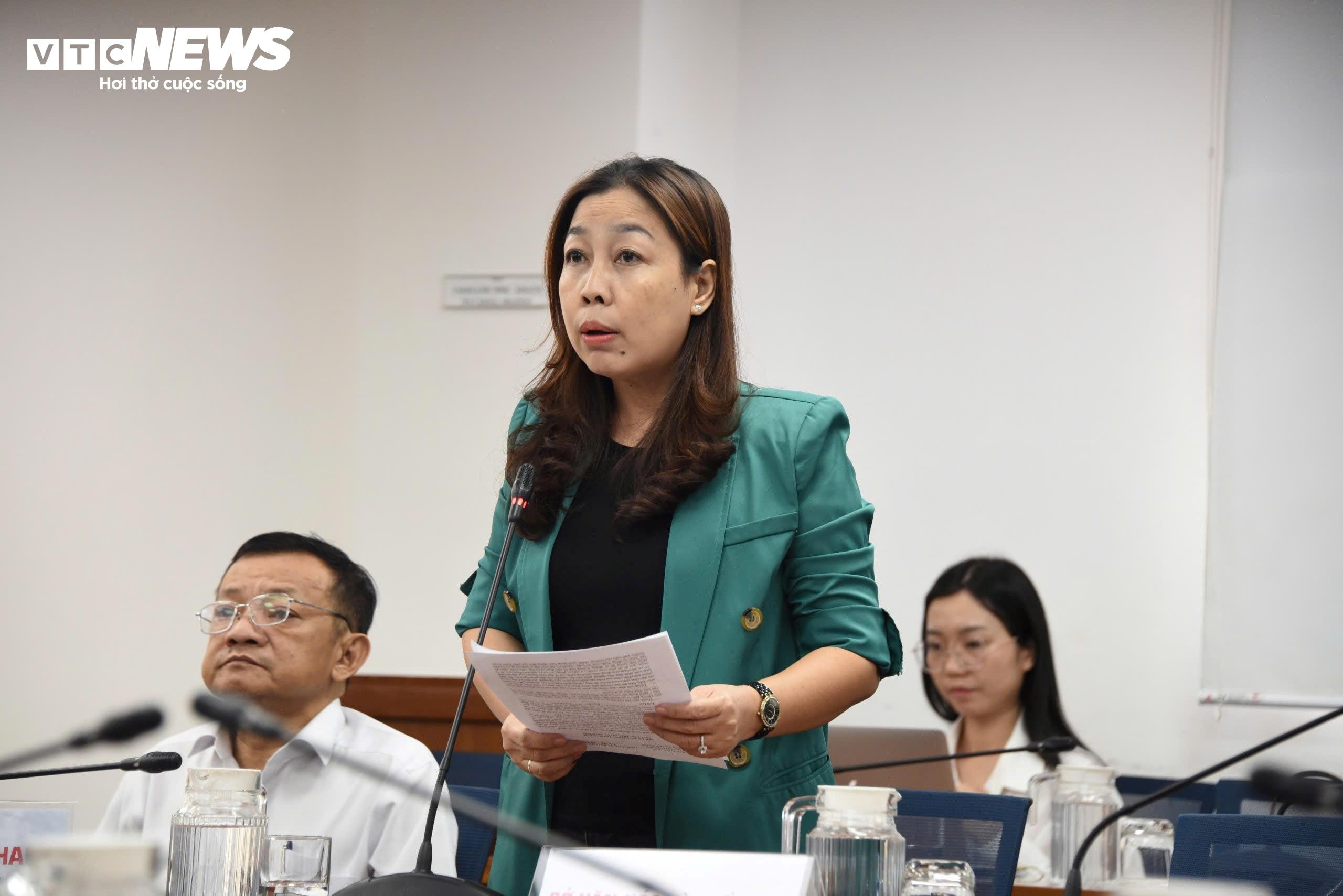 Sở Văn hoá TP.HCM khẳng định sẽ xử lý nghiêm các trường hợp biểu diễn phản cảm, lệch chuẩn, đồng thời siết chặt quản lý để xây dựng môi trường nghệ thuật lành mạnh.