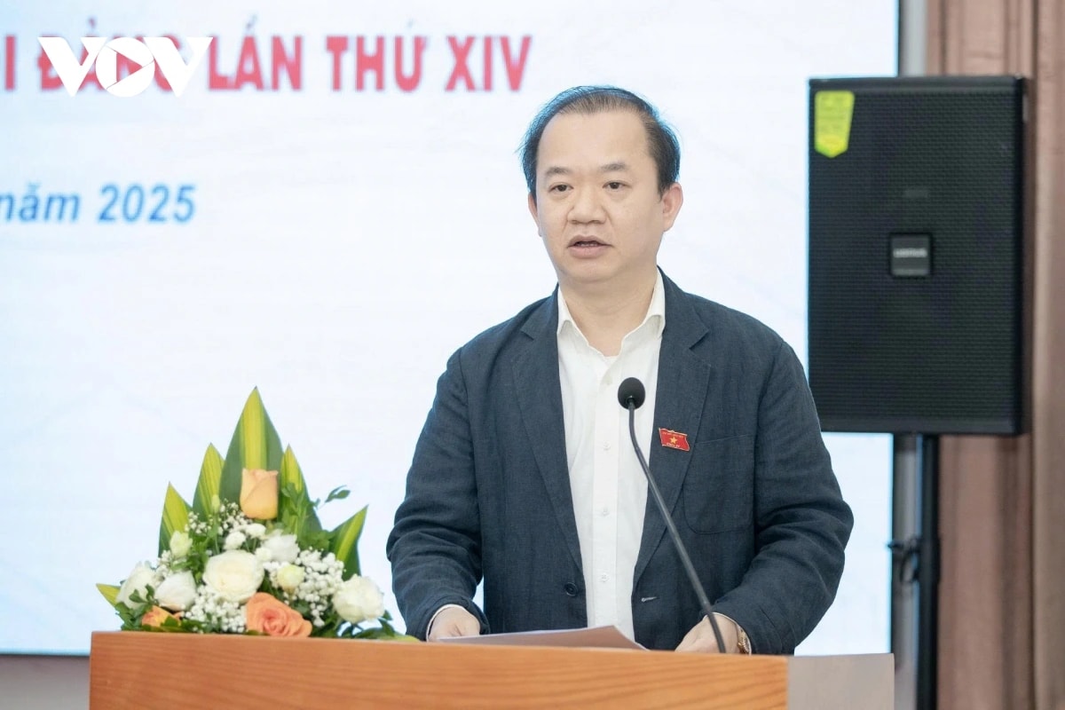 PGS.TS Bùi Hoài Sơn, Ủy viên chuyên trách Uỷ ban Văn hóa và Xã hội của Quốc hội phát biểu tại hội thảo.