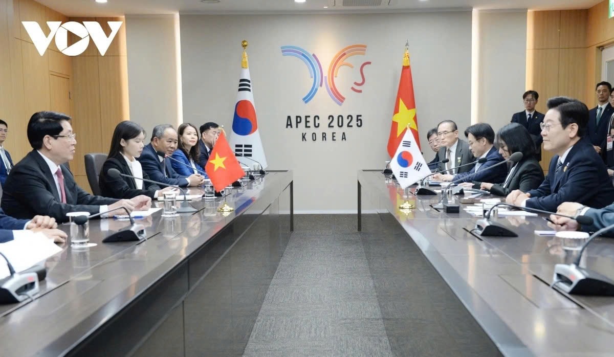 Toàn cảnh hội đàm.