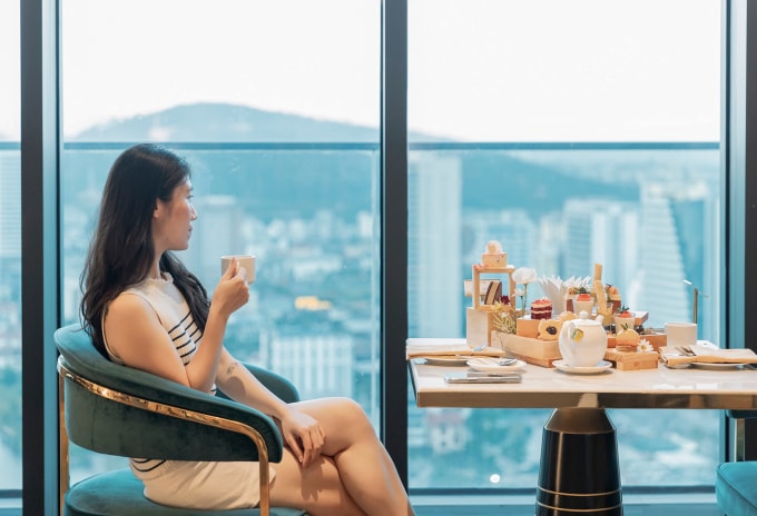 Tiệc trà chiều thư giãn ở nhà hàng