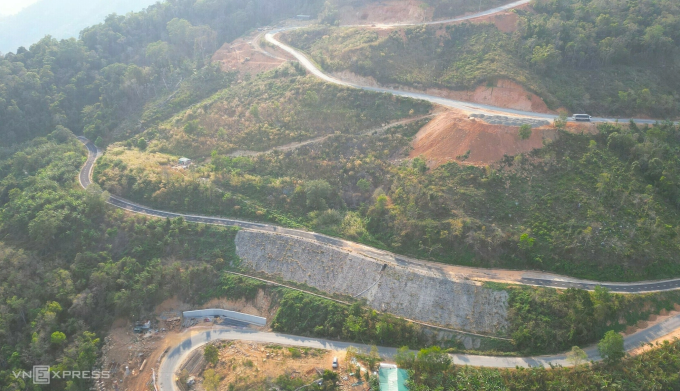 Một đoạn đèo Đại Ninh nhìn từ trên cao. Ảnh: Việt Quốc
