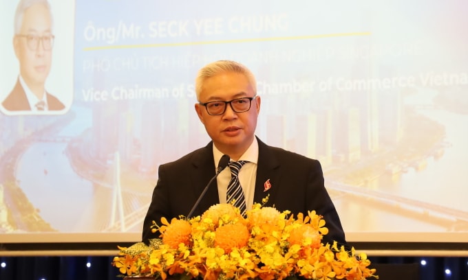 Ông Seck Yee Chung, Phó chủ tịch SingCham phát biểu sáng 30/10. Ảnh: ITPC