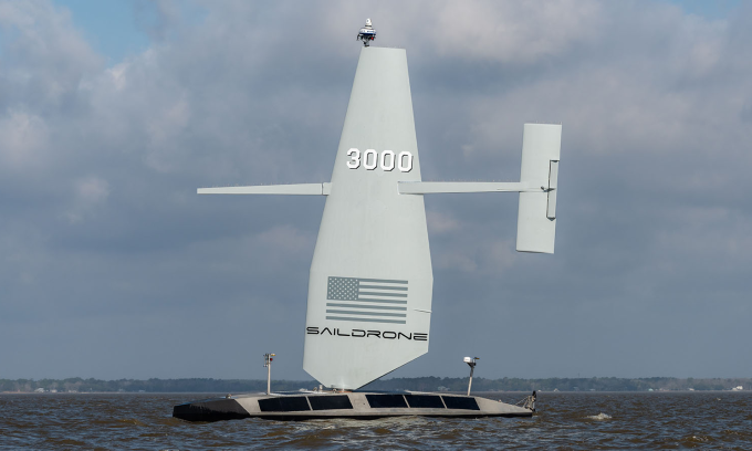 Thuyền Surveyor của Saildrone trong ảnh đăng năm 2024. Ảnh: Saildrone