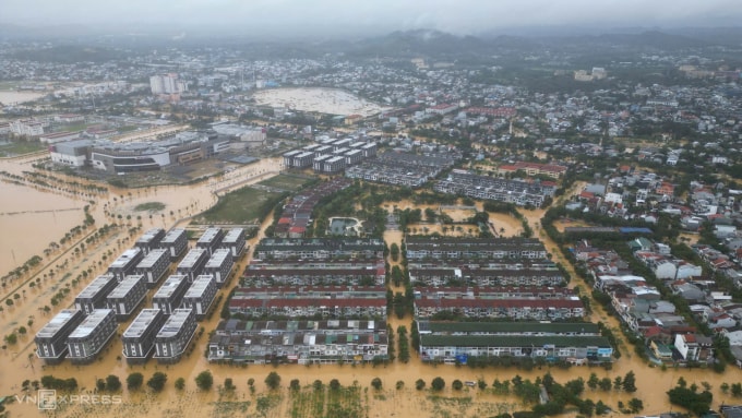 Khu đô thị mới An Cựu ở TP Huế sáng nay ngập khoảng 0,5 m. Ảnh: Võ Thạnh