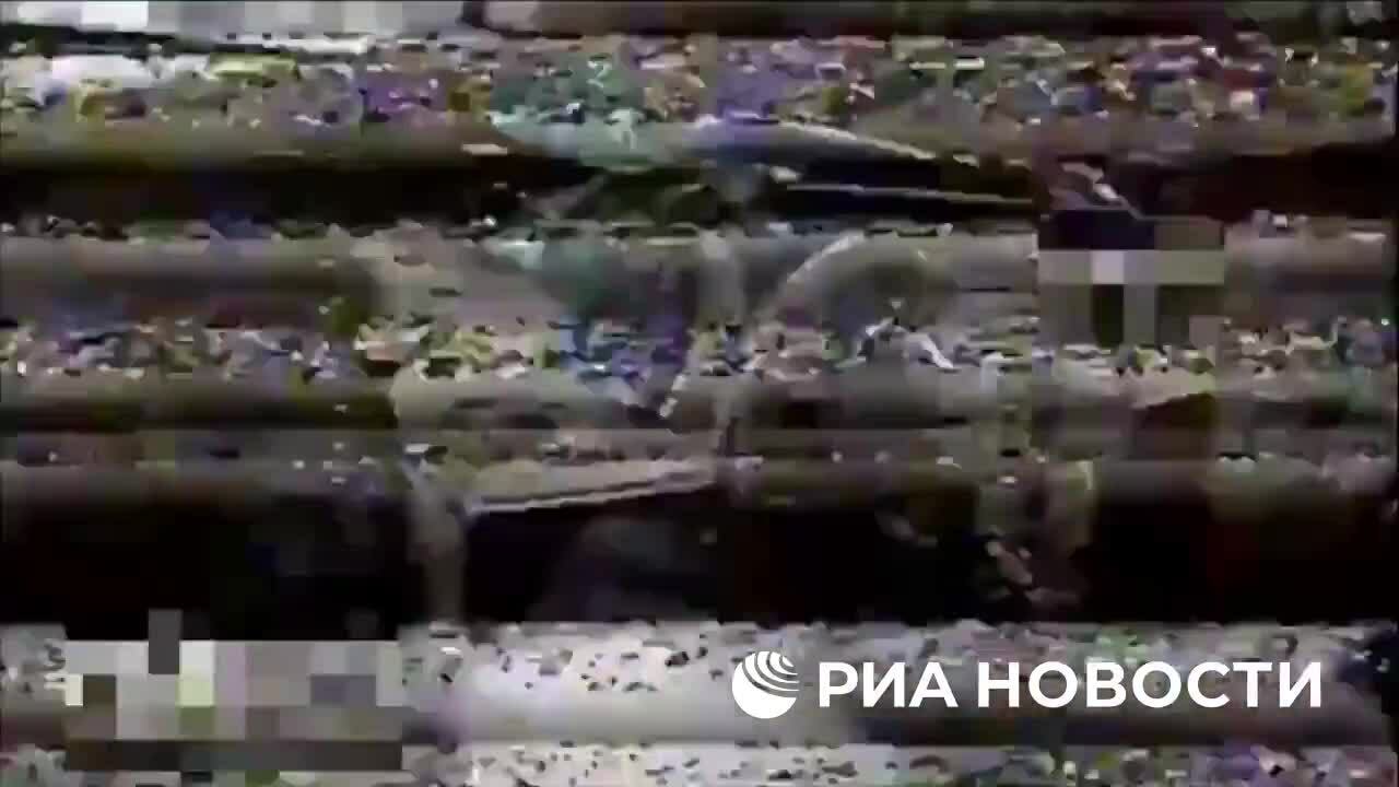 Drone FPV Nga tập kích xe chở biệt kích Ukraine