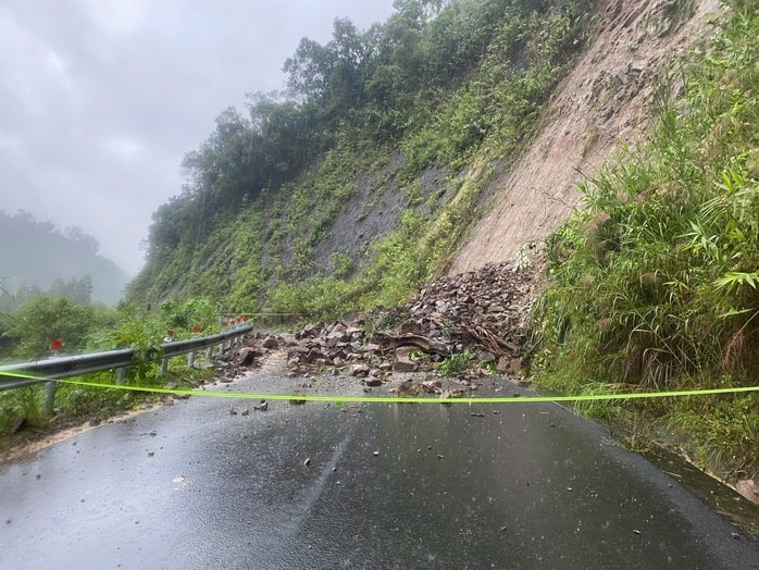 Hạ du Đà Nẵng ngập lụt , thủy điện Sông Tranh 2 xả lũ khẩn cấp - Ảnh 4. Hạ du Đà Nẵng ngập lụt , thủy điện Sông Tranh 2 xả lũ khẩn cấp - Ảnh 4.