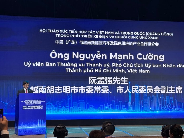 TP HCM triển khai nhanh hạ tầng trạm sạc cho xe điện và phát triển bền vững - Ảnh 1. TP HCM triển khai nhanh hạ tầng trạm sạc cho xe điện và phát triển bền vững - Ảnh 1.