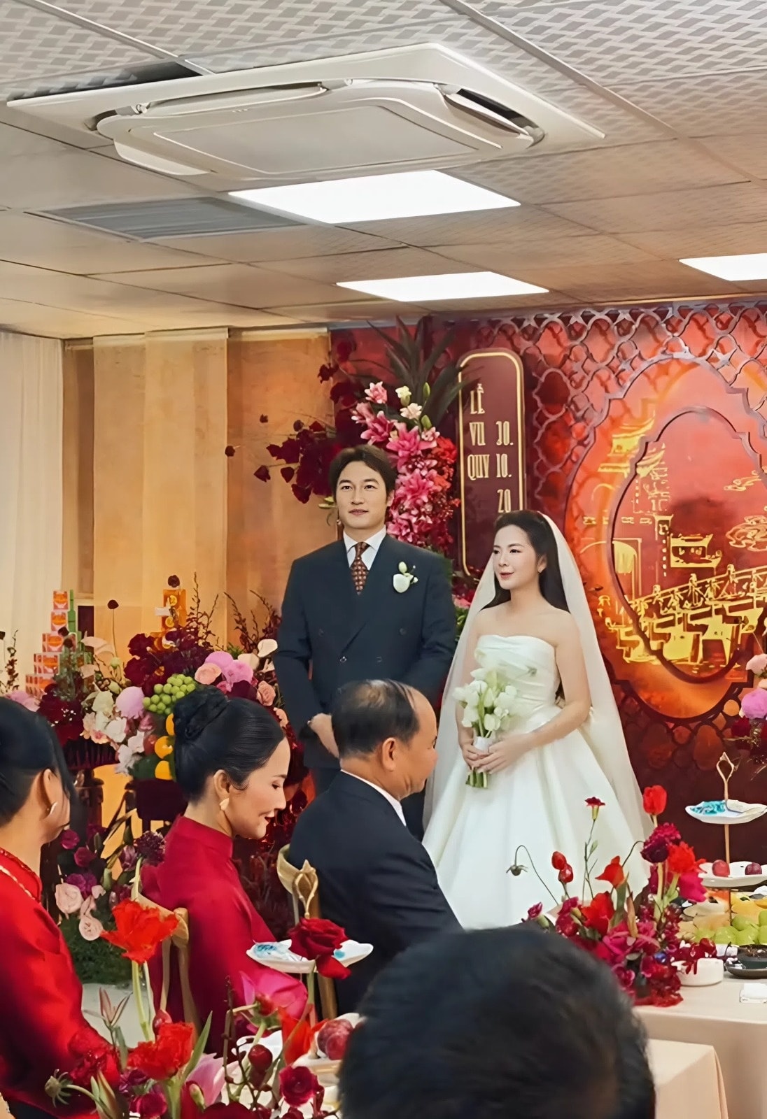 Đình Tú cưới ảnh 2 Dinh Tu cuoi anh 2