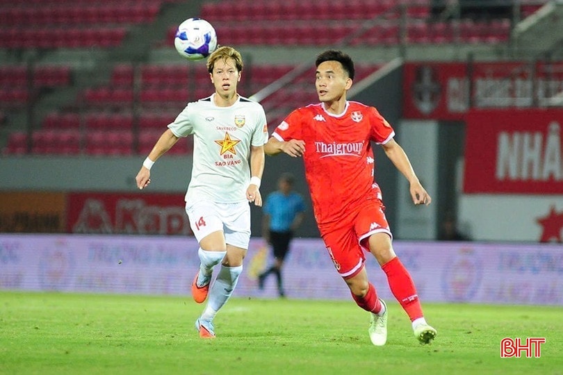 Cần xem xét lại công tác trọng tài trận Hồng Lĩnh Hà Tĩnh gặp Hải Phòng- Ảnh 1. Cần xem xét lại công tác trọng tài trận Hồng Lĩnh Hà Tĩnh gặp Hải Phòng- Ảnh 1.