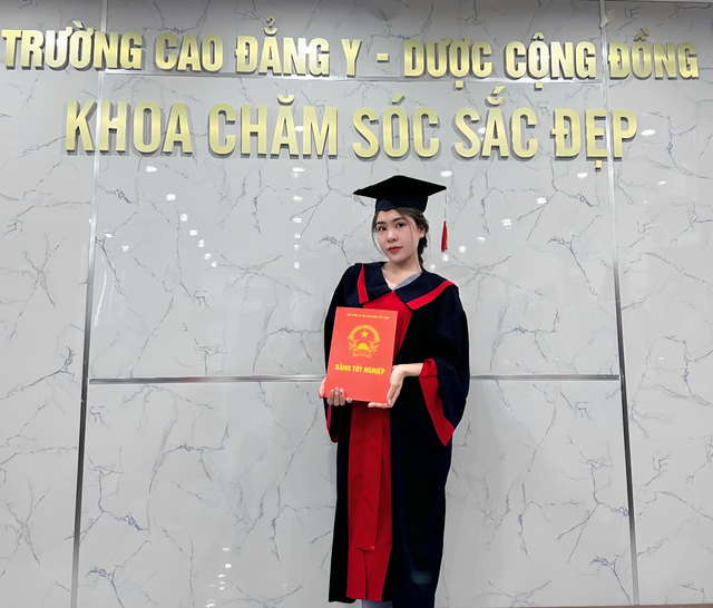 Từ sinh viên ngành chăm sóc sắc đẹp đến cô gái được yêu mến trên mạng: Thúy Ca là ai?- Ảnh 2.