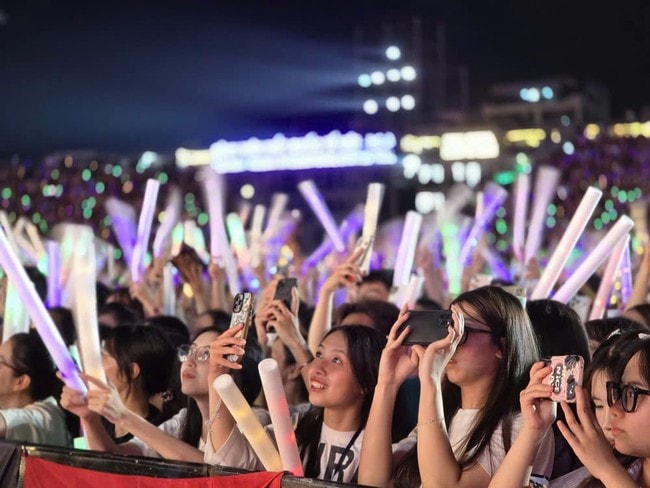 Hạ Long Concert 2025 khởi động mùa du lịch Thu - Đông của Quảng Ninh đầy cảm xúc- Ảnh 5.